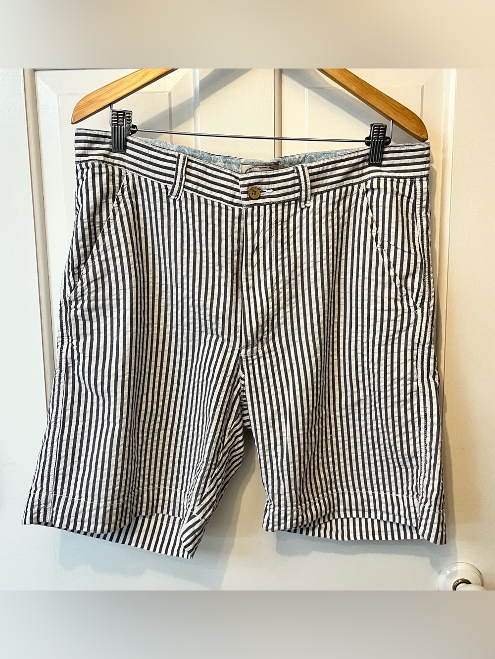 Vintage 1946 Men's Navy and White Striped Seersucker Cotton Shorts